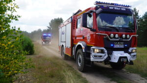[WIDEO] Alarmowo dwa zastępy z OSP Biały Bór