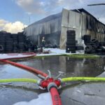 Kłęby dymu widoczne z  kilkudziesięciu kilometrów – w Szczecinie płonął zakład wulkanizacji
