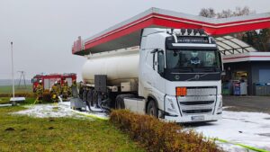 Wyciek paliwa na stacji benzynowej w Silnowie