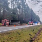 Poważny wypadek z udziałem samochodu ciężarowego na DK 25