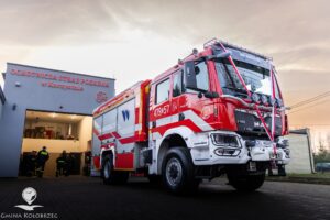 Uroczyste przekazanie nowego wozu dla OSP Korzystno