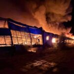 Ogromny pożar hali w Trzebiatowie pod Gryficami