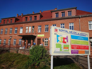 Włamanie do szpitala w Miastku – zniknęła karetka i sprzęt medyczny